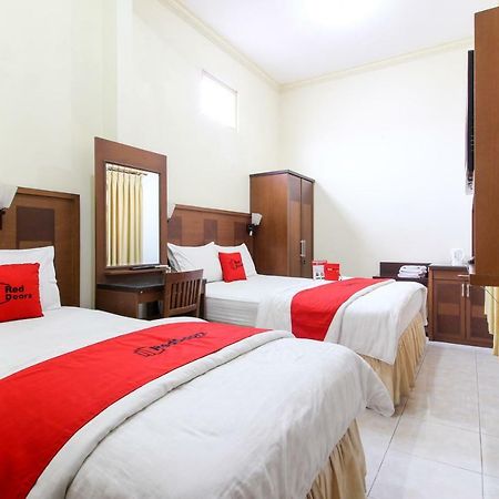 Reddoorz Plus @ Tegal Panggung Yogyakarta Exteriör bild