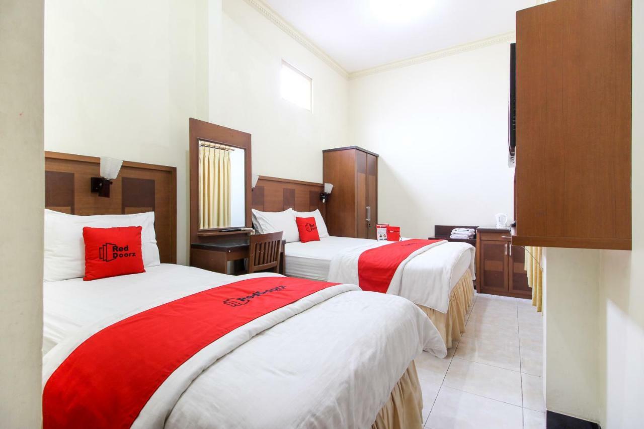 Reddoorz Plus @ Tegal Panggung Yogyakarta Exteriör bild