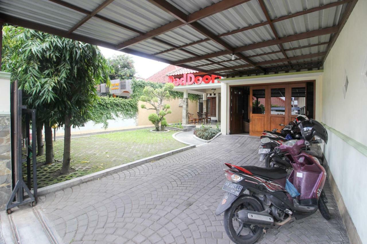 Reddoorz Plus @ Tegal Panggung Yogyakarta Exteriör bild