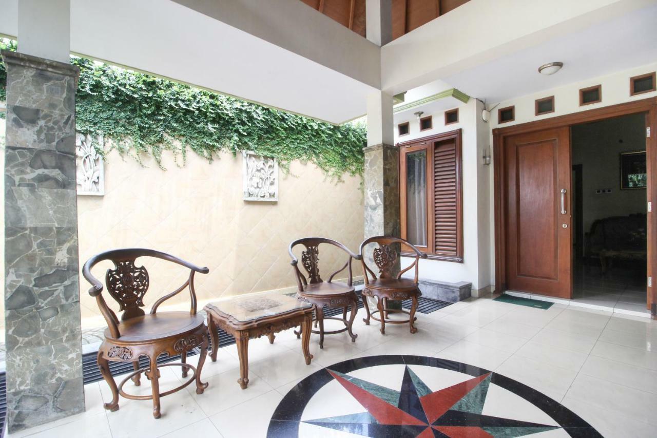 Reddoorz Plus @ Tegal Panggung Yogyakarta Exteriör bild