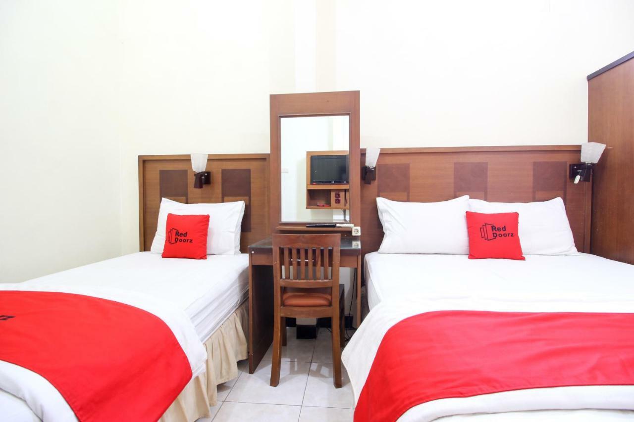 Reddoorz Plus @ Tegal Panggung Yogyakarta Exteriör bild
