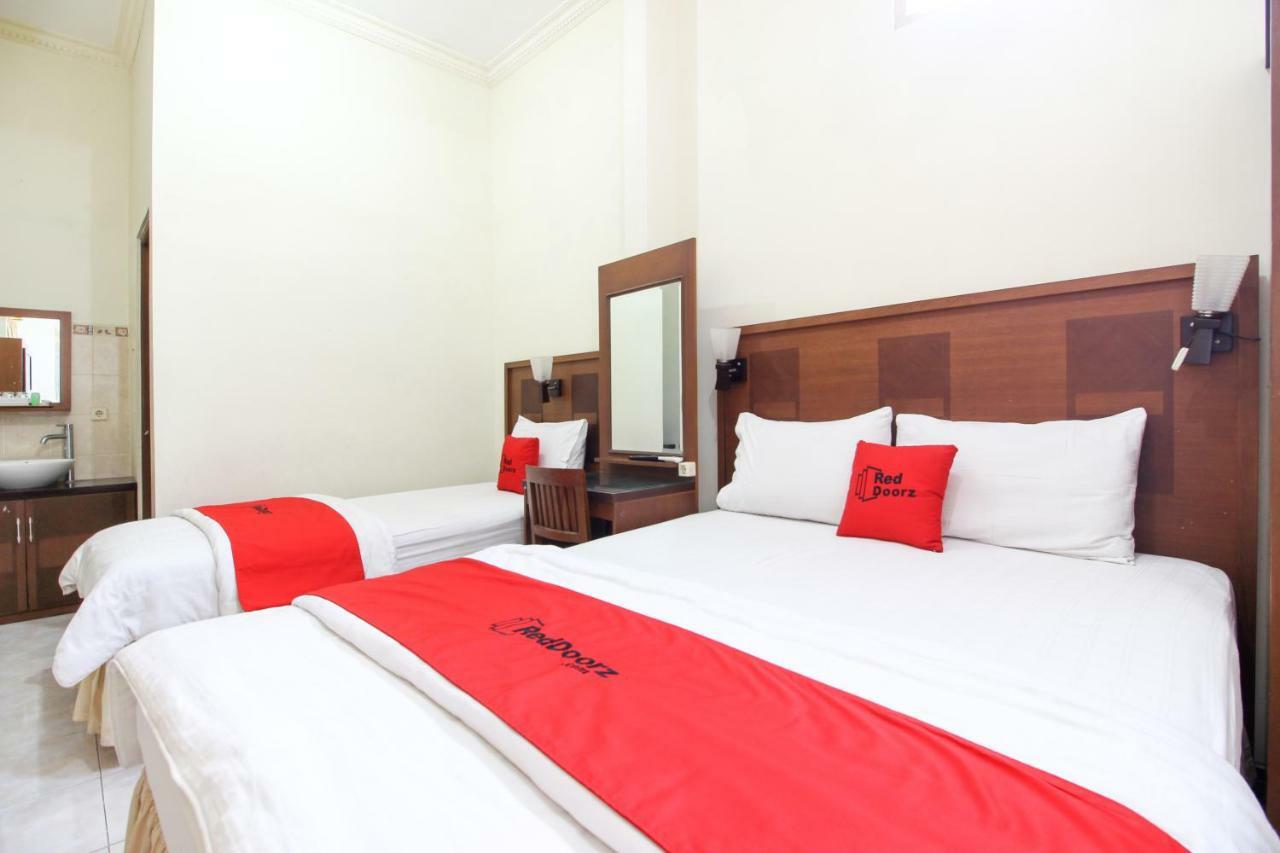 Reddoorz Plus @ Tegal Panggung Yogyakarta Exteriör bild